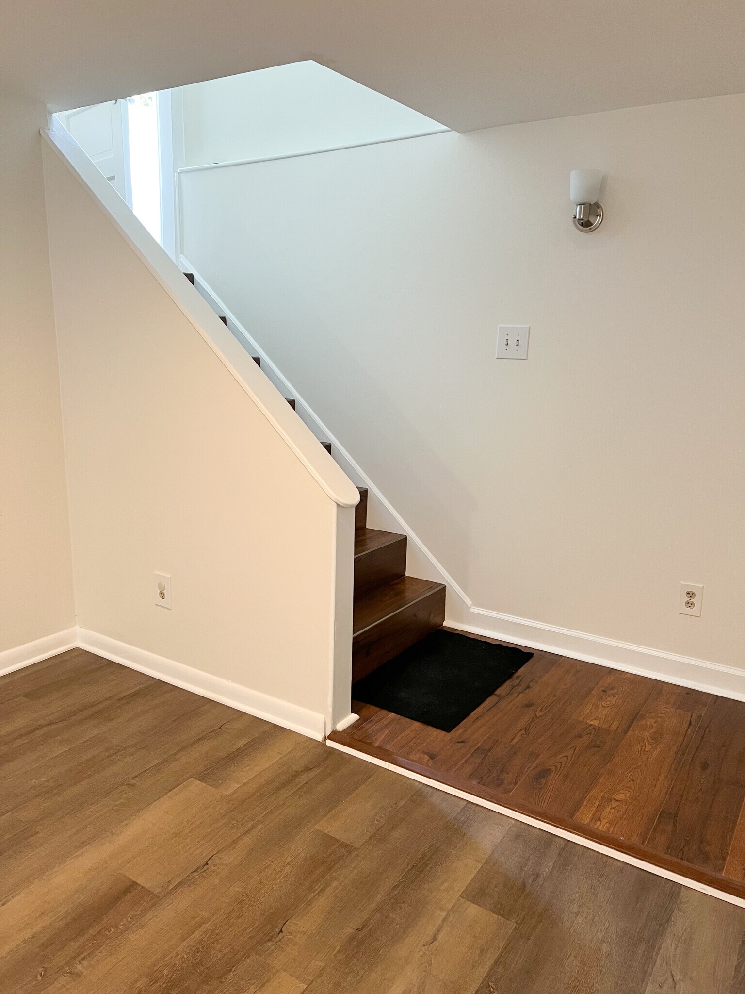 Building Photo - 7441 Convair Dr