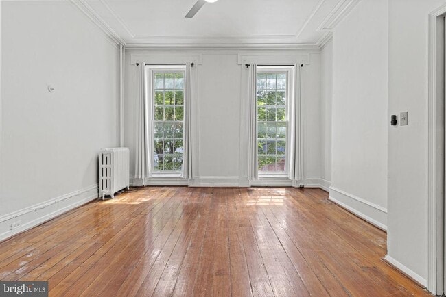 Building Photo - 328 S 15th St