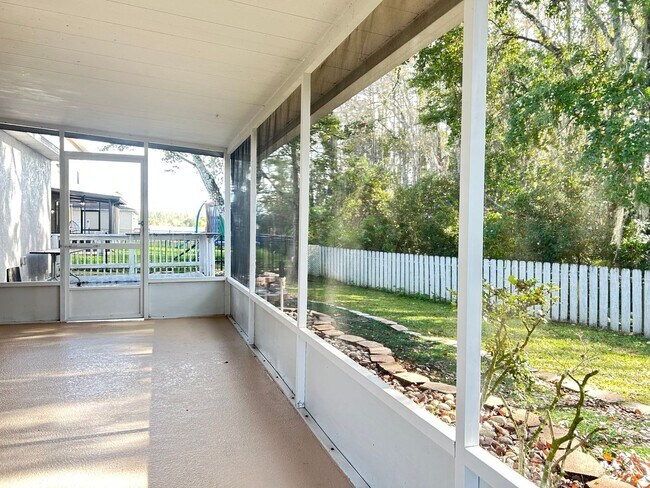 Building Photo - Wonderful Home in Andover Lakes!