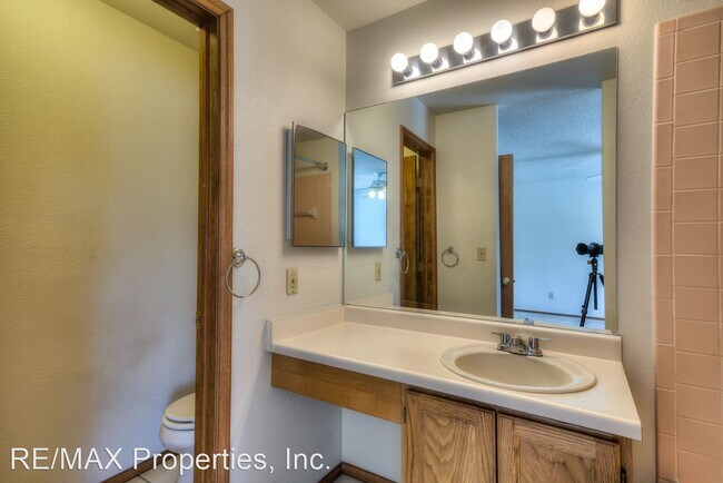 Building Photo - 3 br, 2.5 bath House - 3085 Haystack Drive