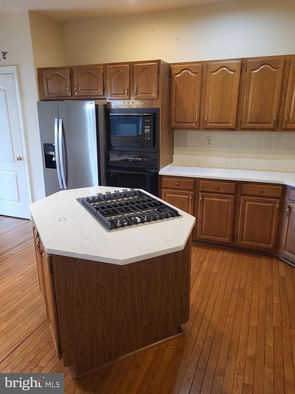 Building Photo - 185 Daylesford Blvd