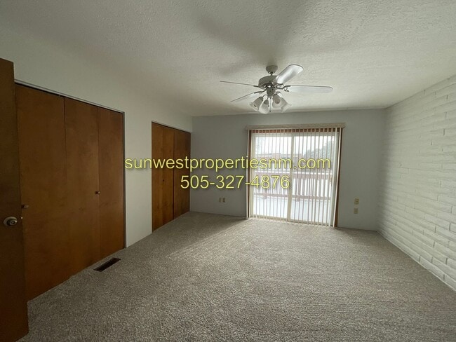 Building Photo - 3 Bedroom, 2.5 Bath 2 Story Condo