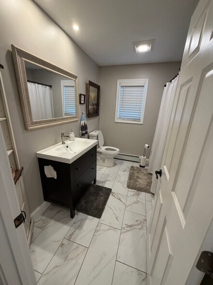 Building Photo - 125 Skyview Rd