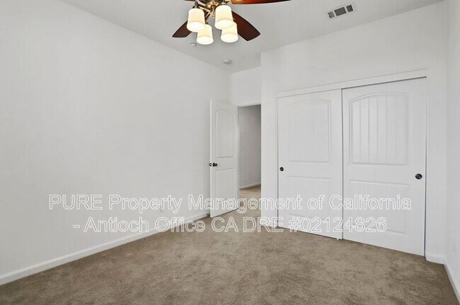 Building Photo - 2446 Mojave Dr