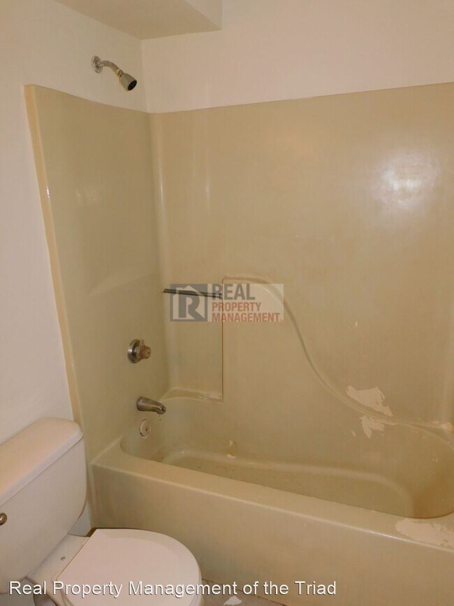 Building Photo - 2 br, 1 bath House - 515 Mystic Drive Unit A