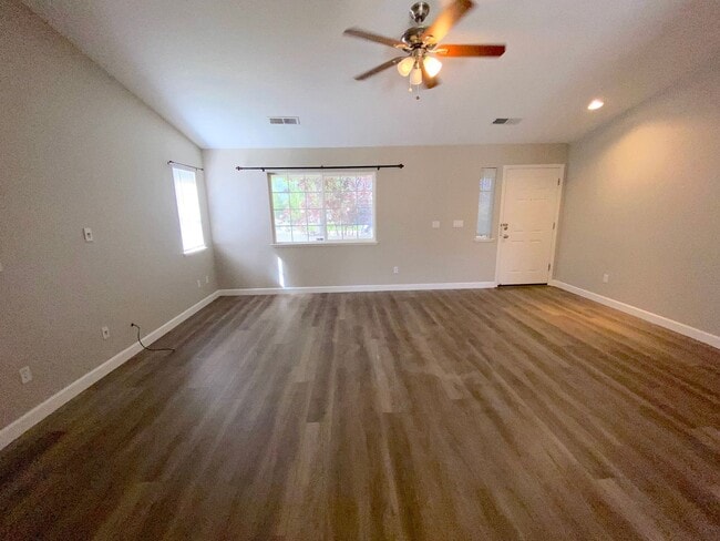 Building Photo - Sky Vista in Stead - Single Story Home with Fireplace and Mountain Views