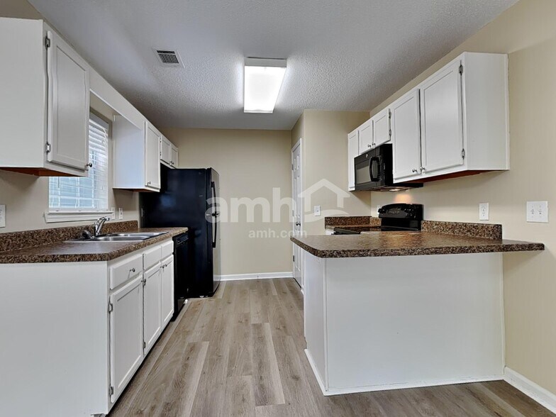 Building Photo - 109 Rivermarsh Dr