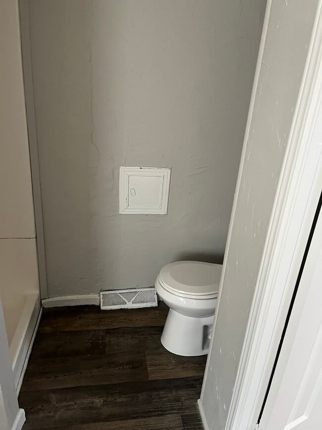 Building Photo - 1700 Lizzie Mill Rd