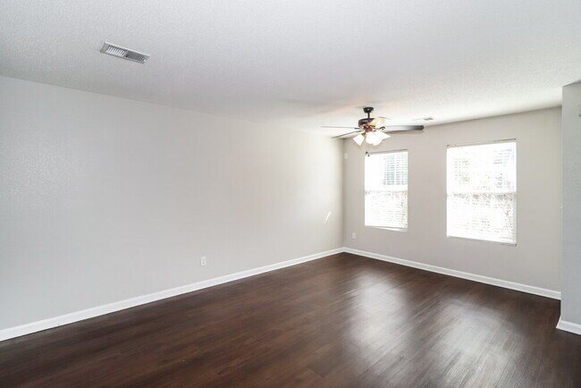 Building Photo - 10216 Cottage Farms Dr