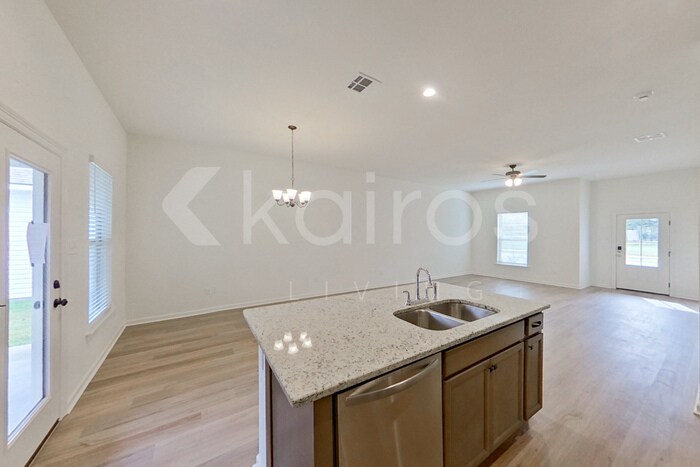 Building Photo - 105 Salvat Dr