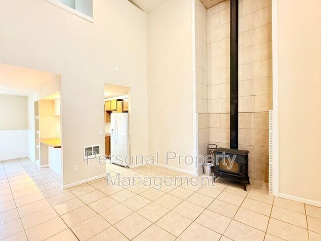 Building Photo - 10303 NE 23rd St