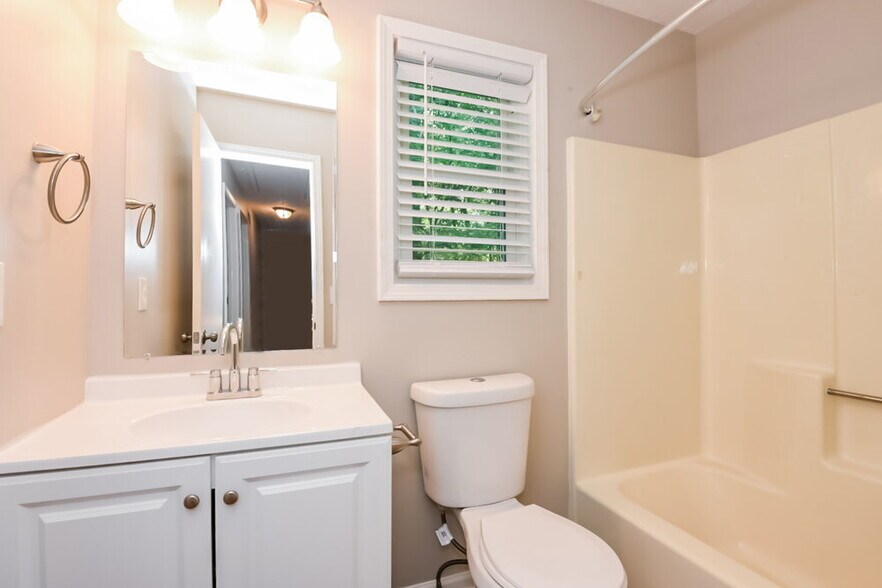 Building Photo - 1531 Scott Oaks Ct