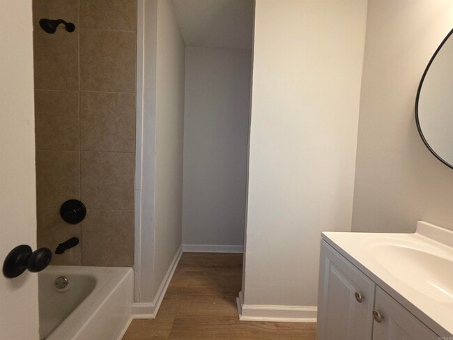 Building Photo - 5505 Crescent Dr
