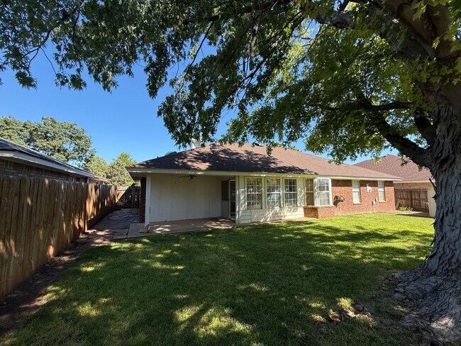 Building Photo - Beautiful 3 Bedroom Home Located in the Zia School District