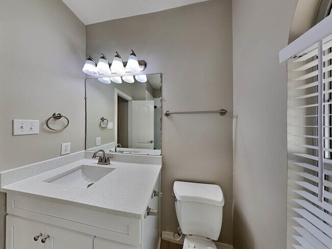 Building Photo - 28919 Hidden Lake Ct