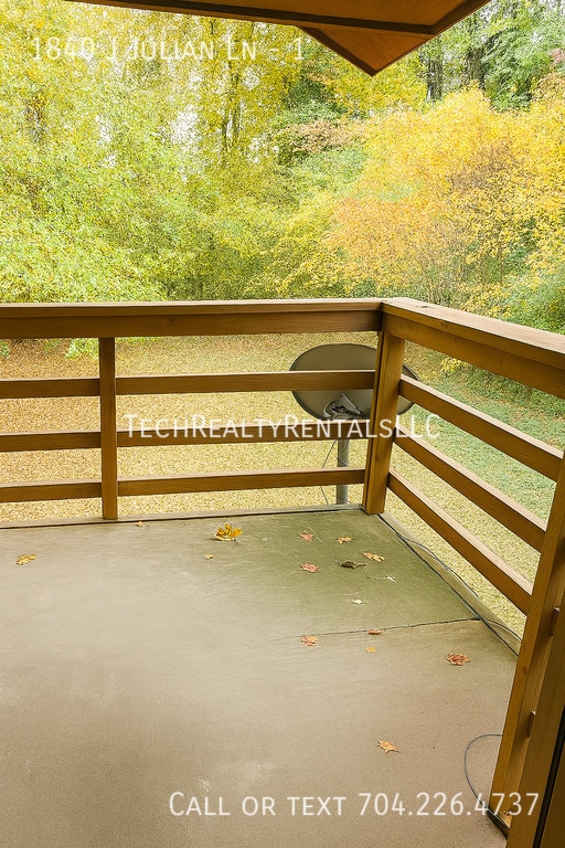 Building Photo - 1840 J Julian Ln