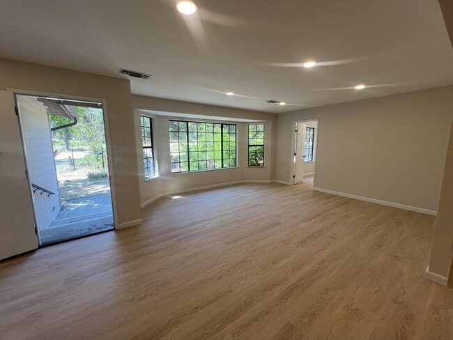 Building Photo - 41256 Sky Vista Pl