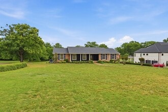 Building Photo - 213 Rising Sun Ln