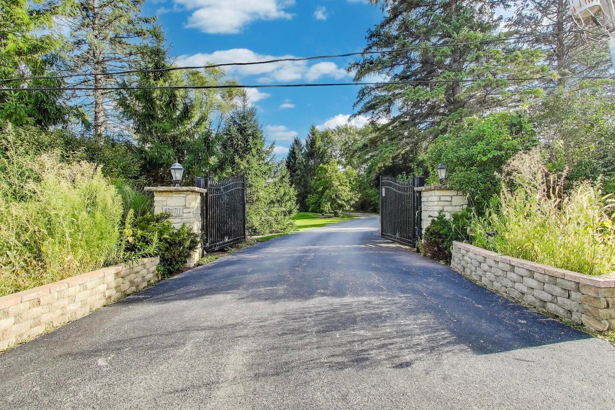 Building Photo - 23W711 Hobson Rd