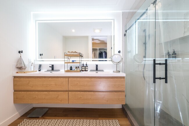 Building Photo - LUXURY WATER-VIEW CONDO FOR RENT- FULLY RENOVATED- WEST SEATTLE/ALKI