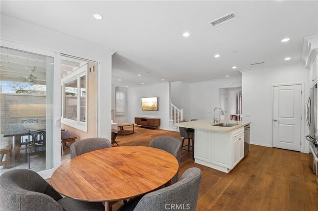 Building Photo - 70 Lupari