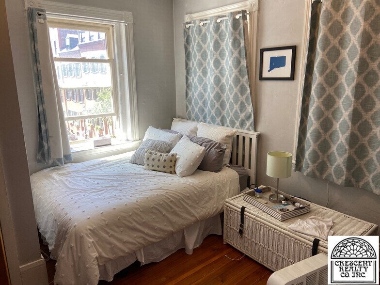 Building Photo - 106 Myrtle St