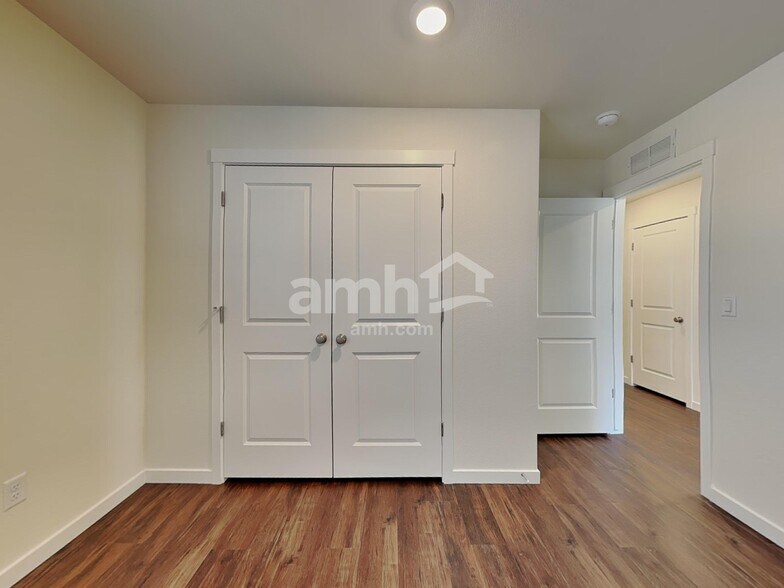 Building Photo - 6054 Walleye Dr
