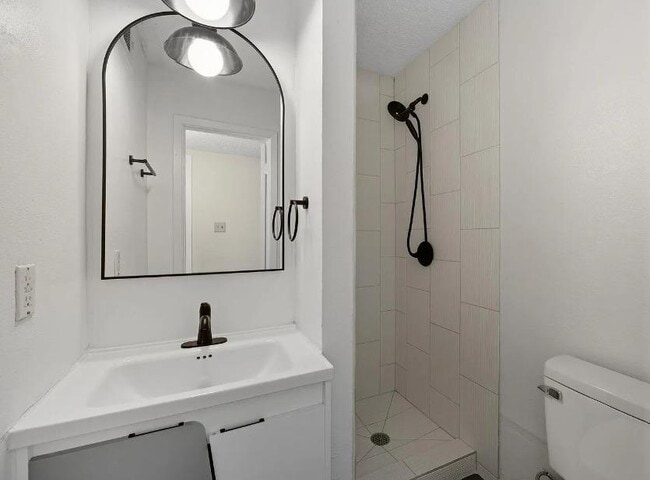 Building Photo - 4813 Yucca Hill Dr