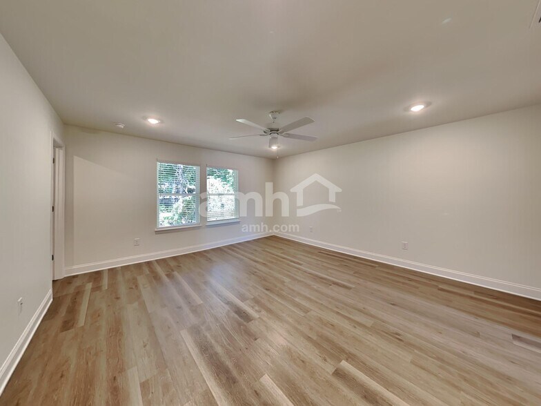 Building Photo - 850 Jubilation St