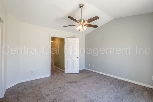 Building Photo - 3 Bedroom/2 Bath Home in Tyner Ranch - $22...