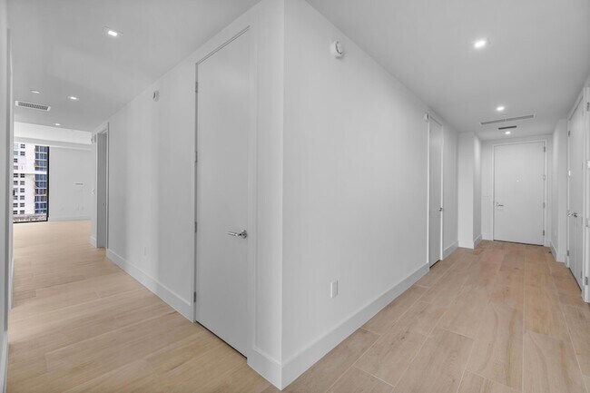 Building Photo - 305 Briny Ave