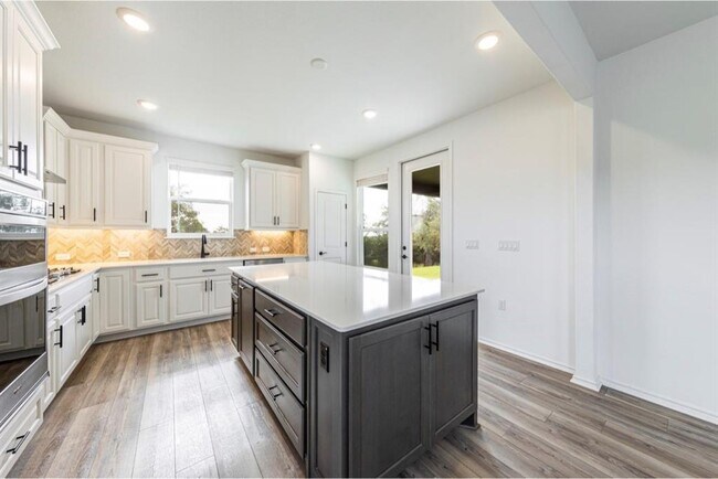 Building Photo - 201 Coachsmith St