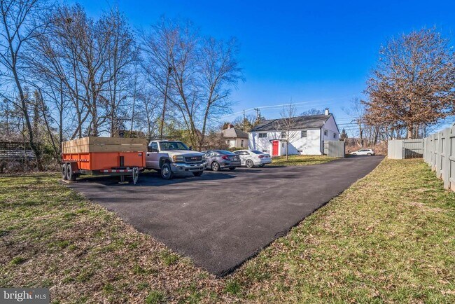 Building Photo - 2952 Dekalb Pike