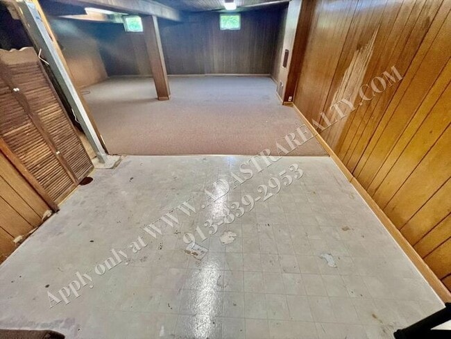 Building Photo - Lovely Home In Nall Hills-Available NOW!