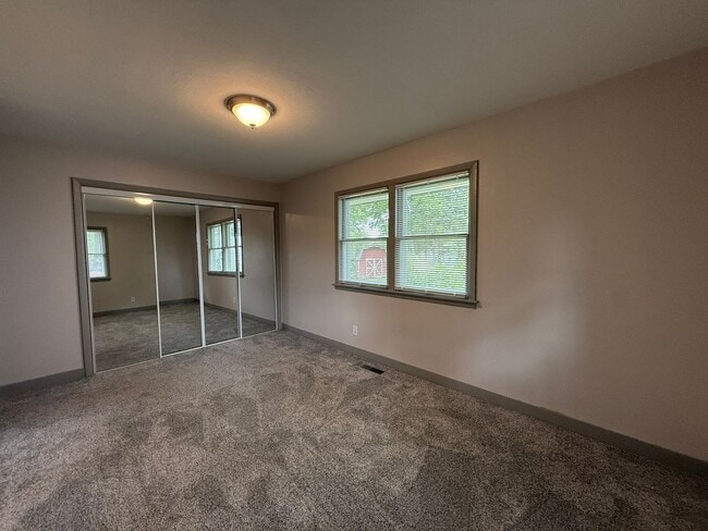 Building Photo - South Shores Ranch!  2 Bedroom, 1 Bath Rea...