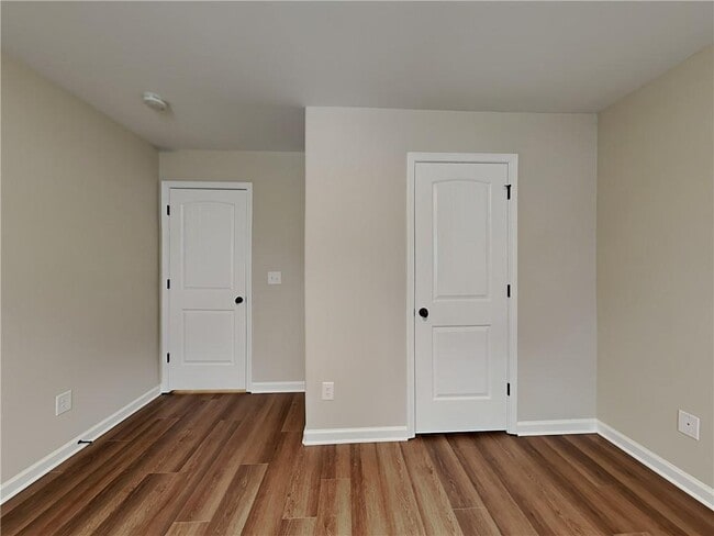 Building Photo - 513 Kirkland Dr