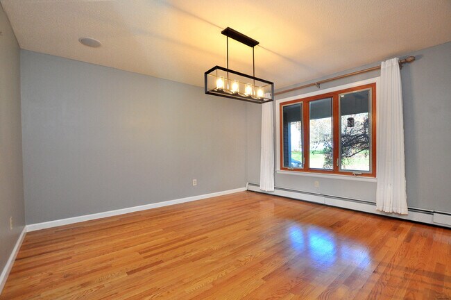 Building Photo - 16 Virginia Ln