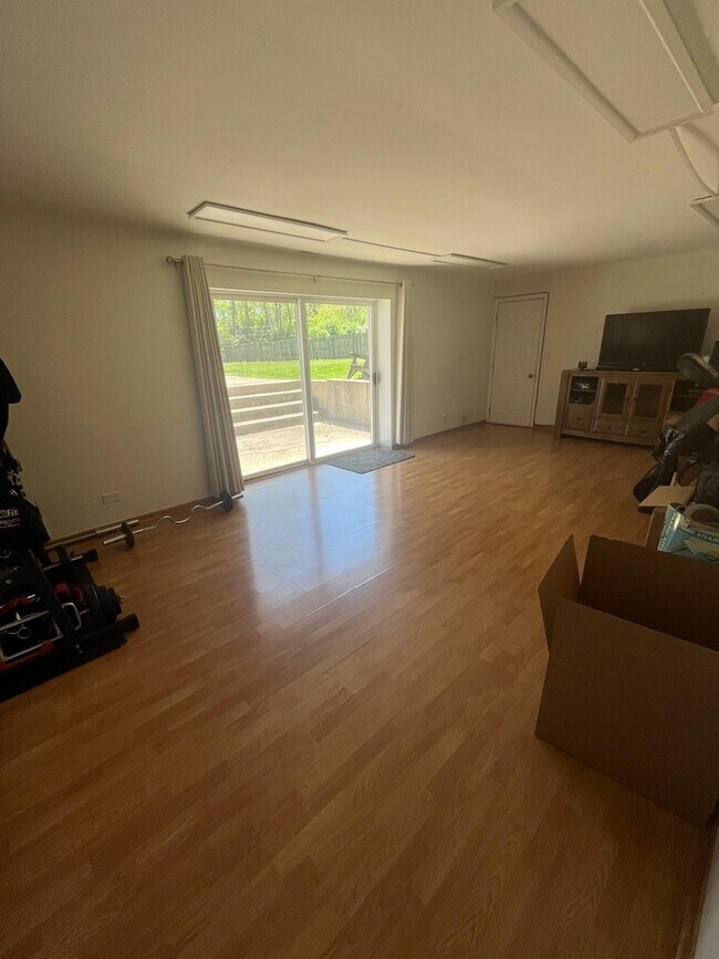 Building Photo - 2243 Elm Ridge Dr