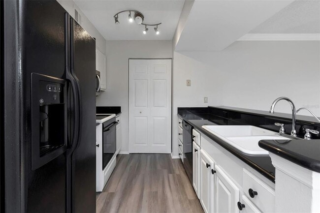 Building Photo - 2400 Feather Sound Dr