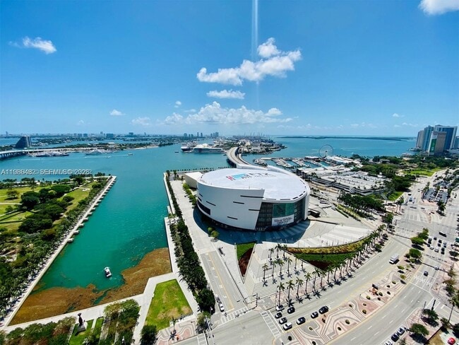 Building Photo - 888 Biscayne Blvd