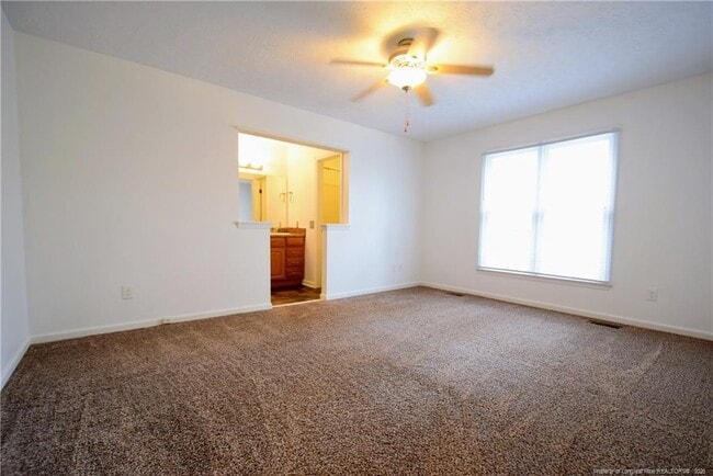 Building Photo - 7128 Dayspring Dr