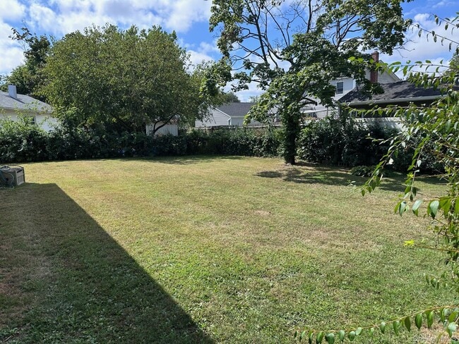 Building Photo - 124 Foster Rd