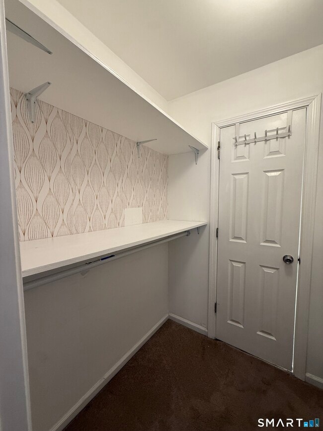 Building Photo - 111 Aspetuck Vlg