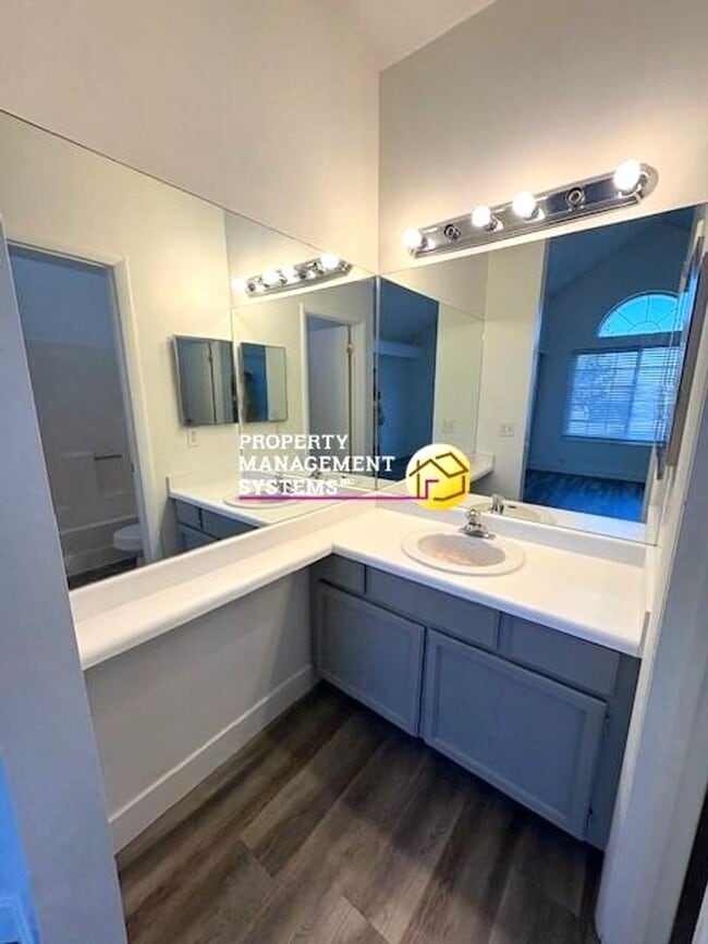 Building Photo - 2 Bedroom Condo in Taylorsville!