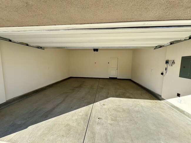 Building Photo - Brand New 4 bedroom Moreno Valley home wit...