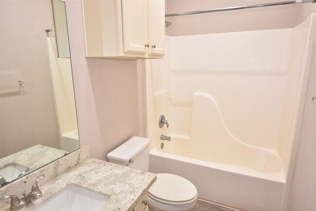 Building Photo - 12565 Melville Dr