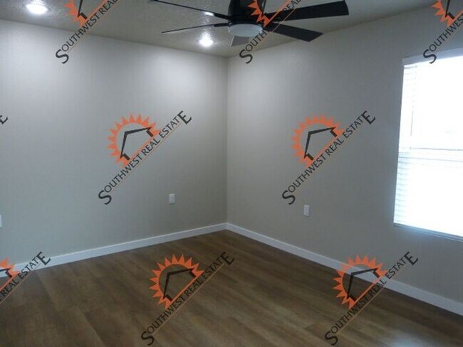 Building Photo - New Spacious 2 bedroom 2 bath Duplex.