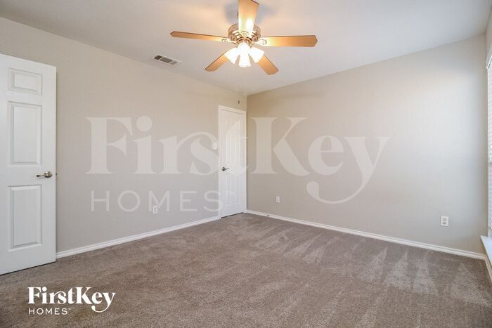 Building Photo - 2120 Haylee Dr