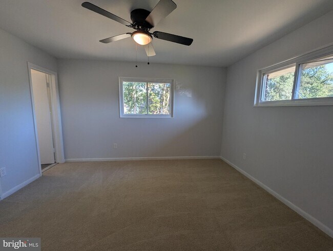 Building Photo - 6327 Willowood Ln