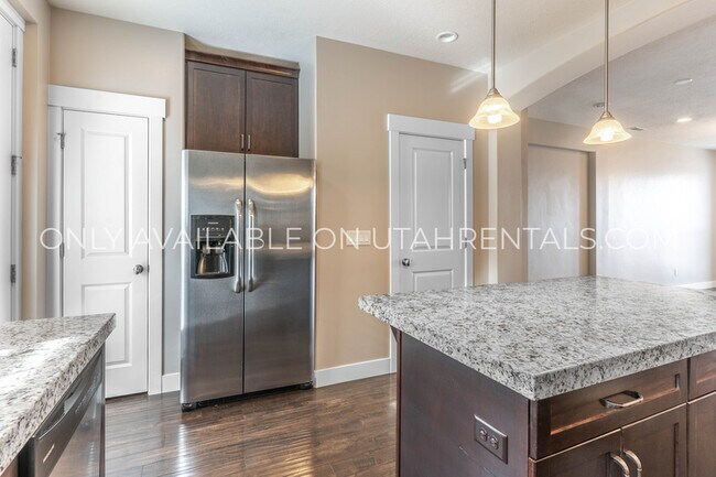 Building Photo - 4738 Daybreak Rim Way